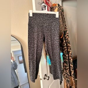 Lululemon Align size 6 21” crop legging